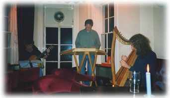 Classical guitar, Dulcimer and Celtic harp together. A great session.